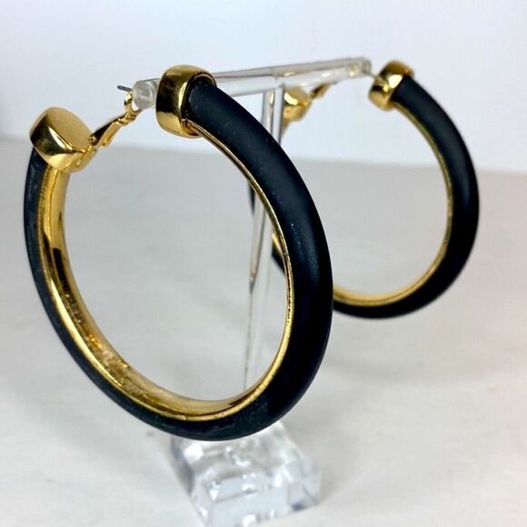 NEW…Black/Gold hoops OS (one size) from Forever21 - Picture 1 of 4